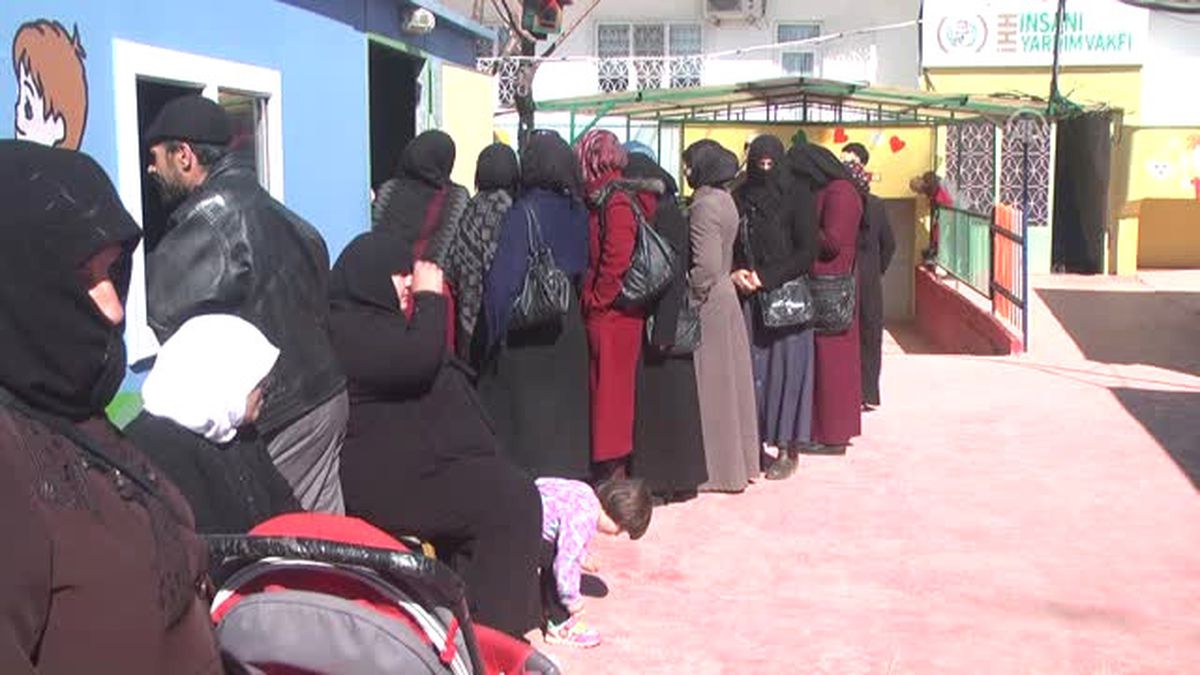 Suriye\'deki Savaşta Kaybolanların Yakınlarına Yardım