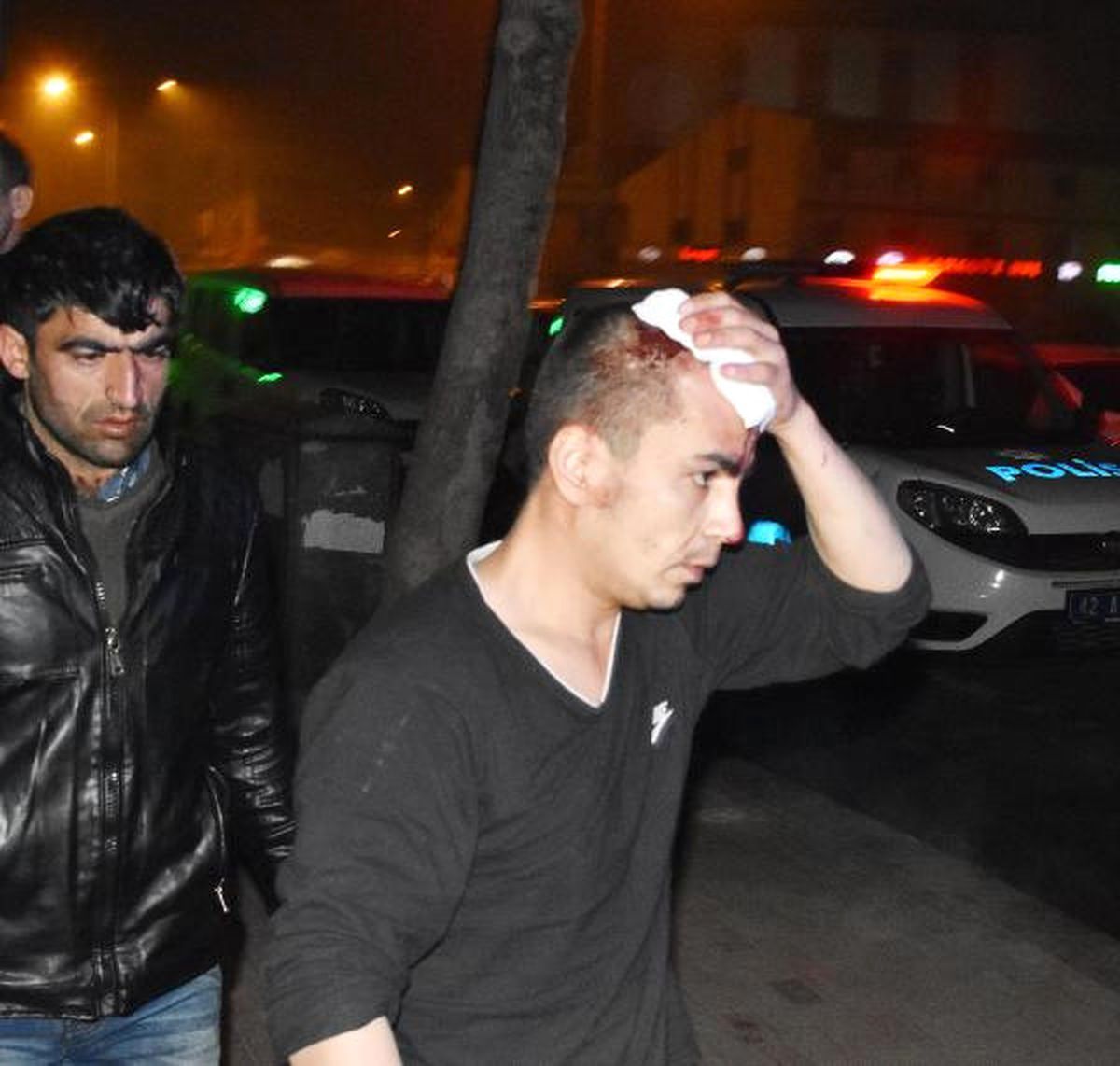 Suriyeliler, Afganlılar\'ın Evine Bıçak ve Tornavidalarla Saldırdı: 1\'i Ağır 10 Yaralı