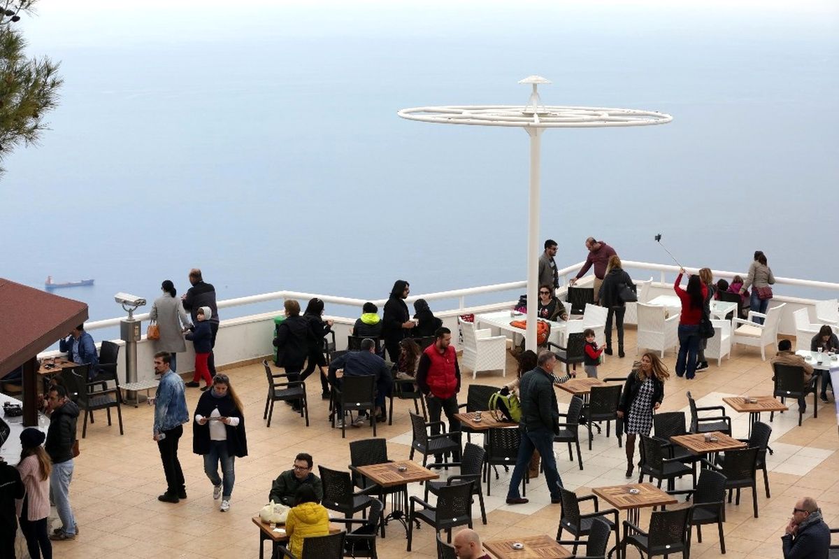 Tünektepe\'ye 3 Haftada 25 Bin Kişi Çıktı