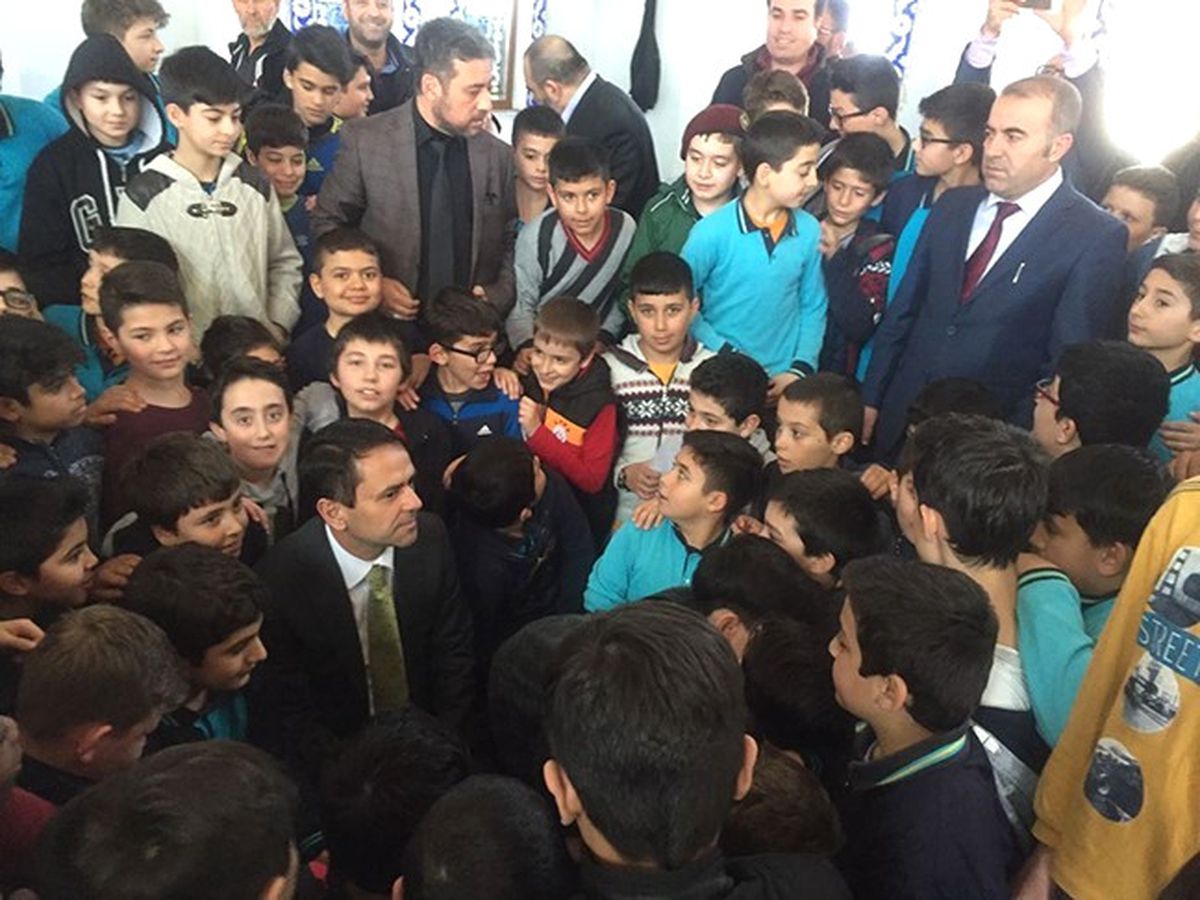 Vali Aktaş, Avlanmaz İmam Hatip Ortaokulunu Ziyaret Etti