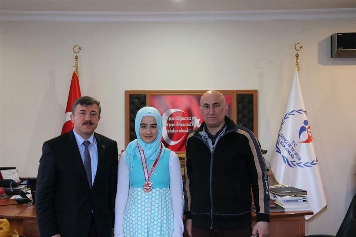 Yalovalı Türkan Dartta Üçüncü Oldu