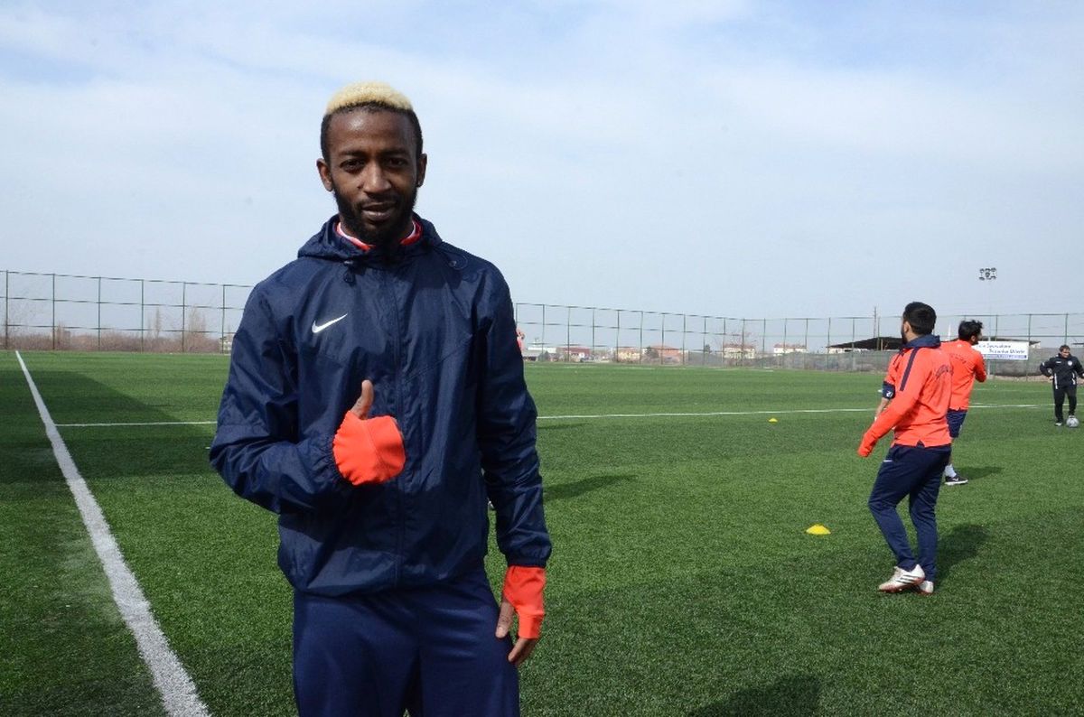 Yeşilyurt Belediyespor\'un Golcüsü Meye Laurys İşini Şansa Bırakmak İstemiyor