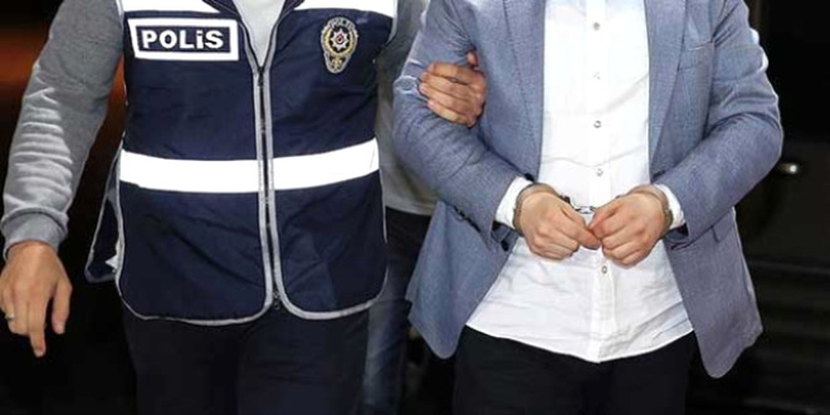 Yozgat\'ta \'Bylock\' Kullanan 1 Öğretmen Tutuklandı