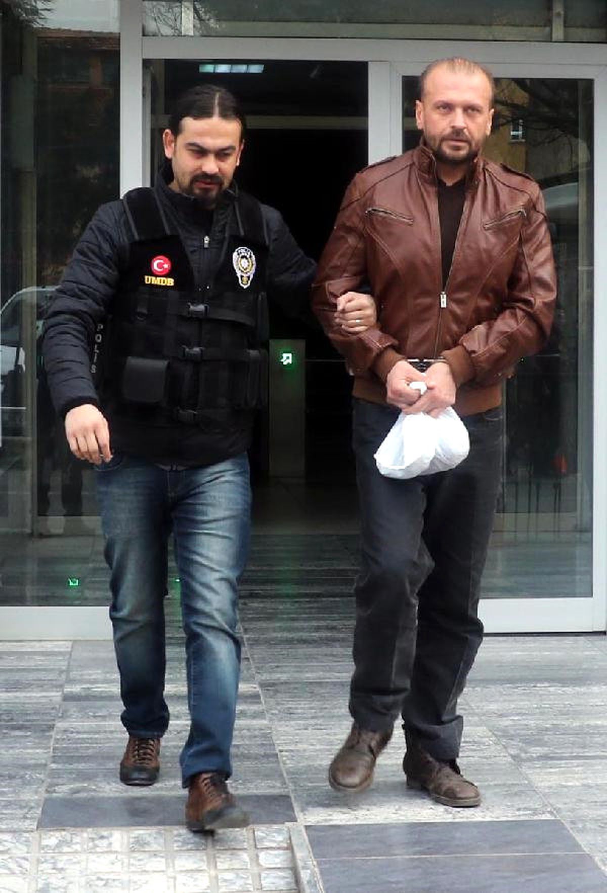 425 Gram Bonzai ile Yakalandılar