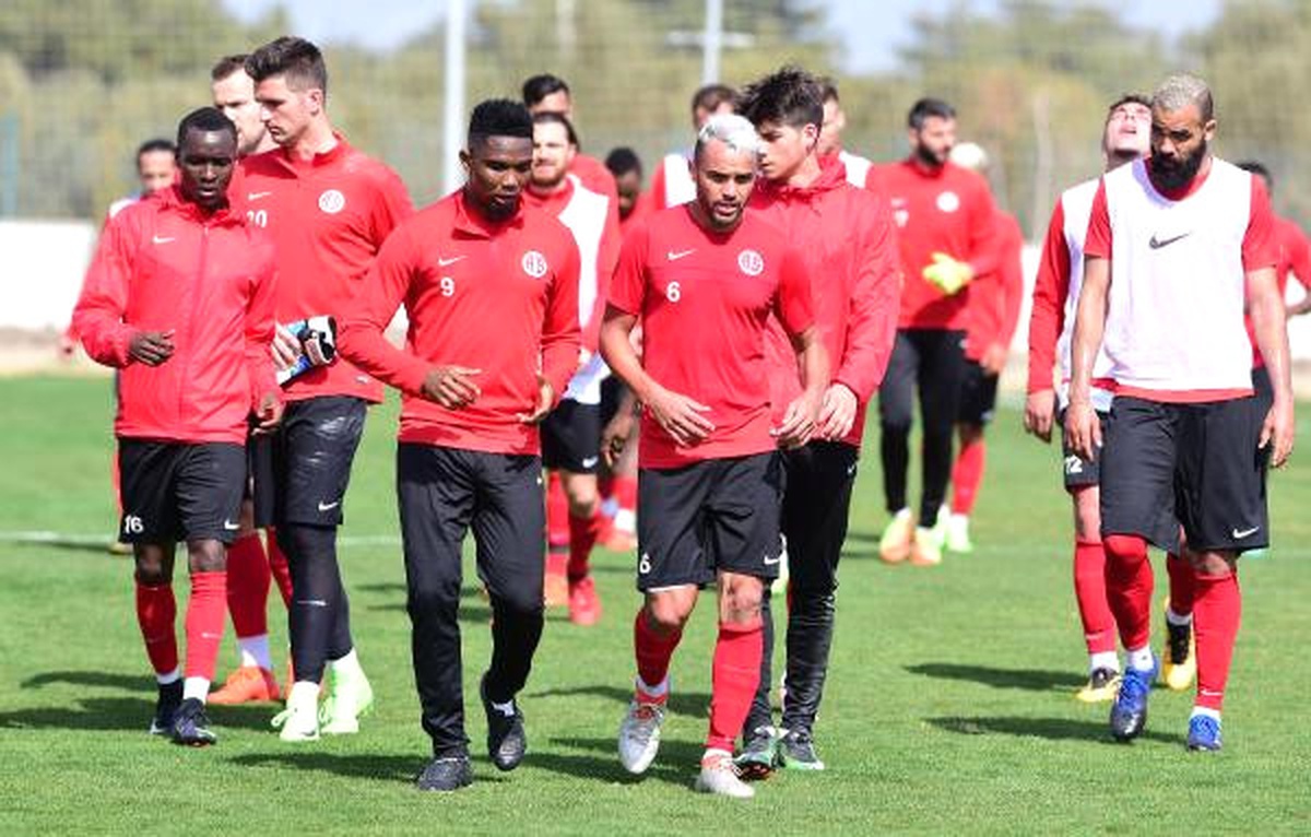 Antalyaspor\'da, Galatasaray Hazırlıkları Sürüyor
