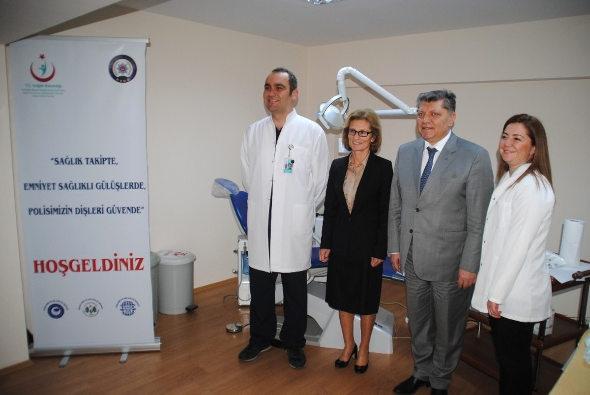 Aydın\'da Polislerin Dişleri Güven Altında