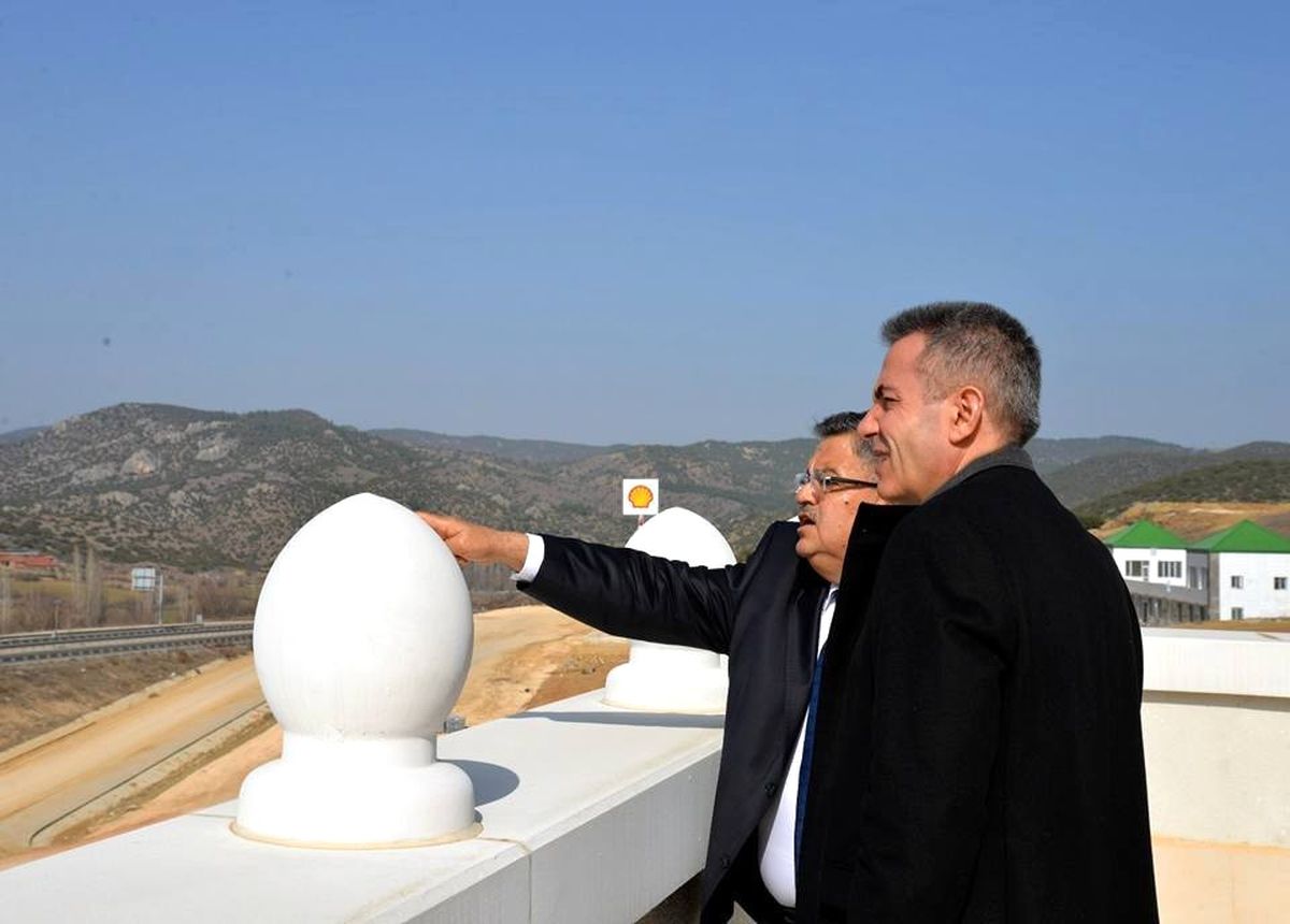 Başkan Yağcı ve Vali Elban, Yapımı Devam Eden Yeni Otogar Binasında İncelemelerde Bulundu