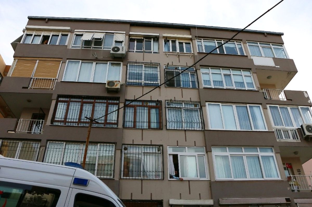 Çatından Düşen İşçi Hayatını Kaybetti