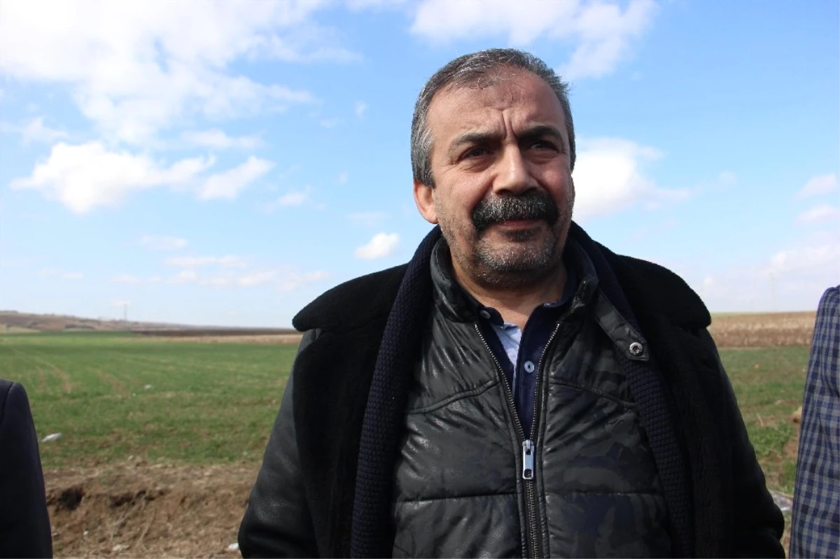 Ziyarete Gelen Sırrı Süreyya Önder, Demirtaş ile Görüşemedi