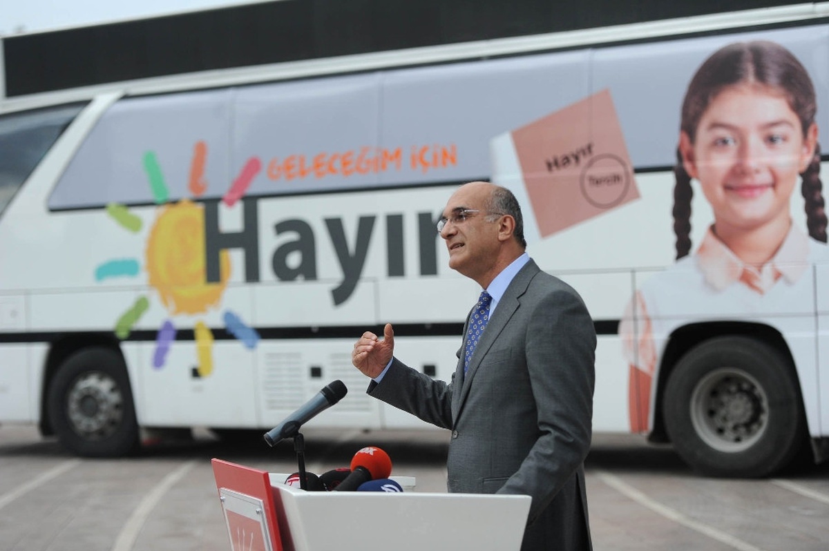 CHP\'nin Otobüsleri ve Kampanya Görselleri Hazır