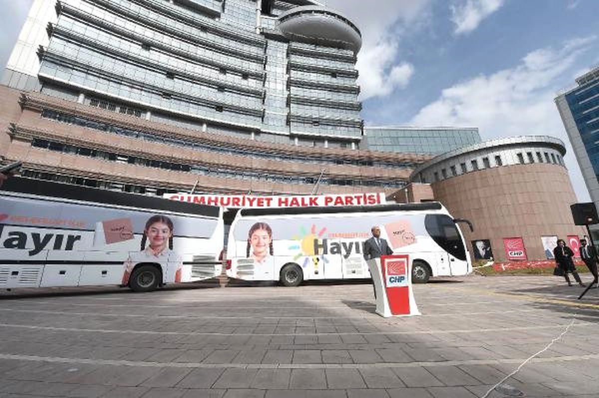 Chp, Referandum Kampanyasında Kullanacağı Sloganla Otobüsleri Tanıttı