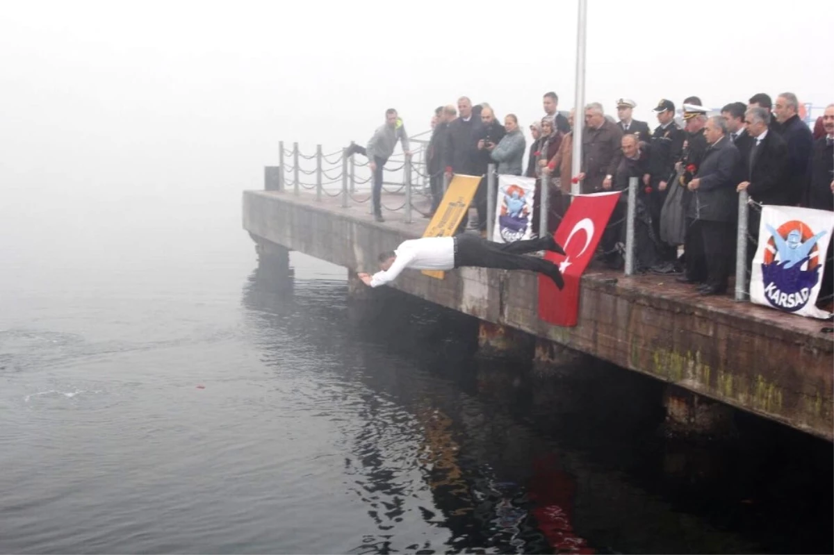 Denize Atlayan Belediye Başkanı, Fenalaşan Dalgıcı Kurtardı