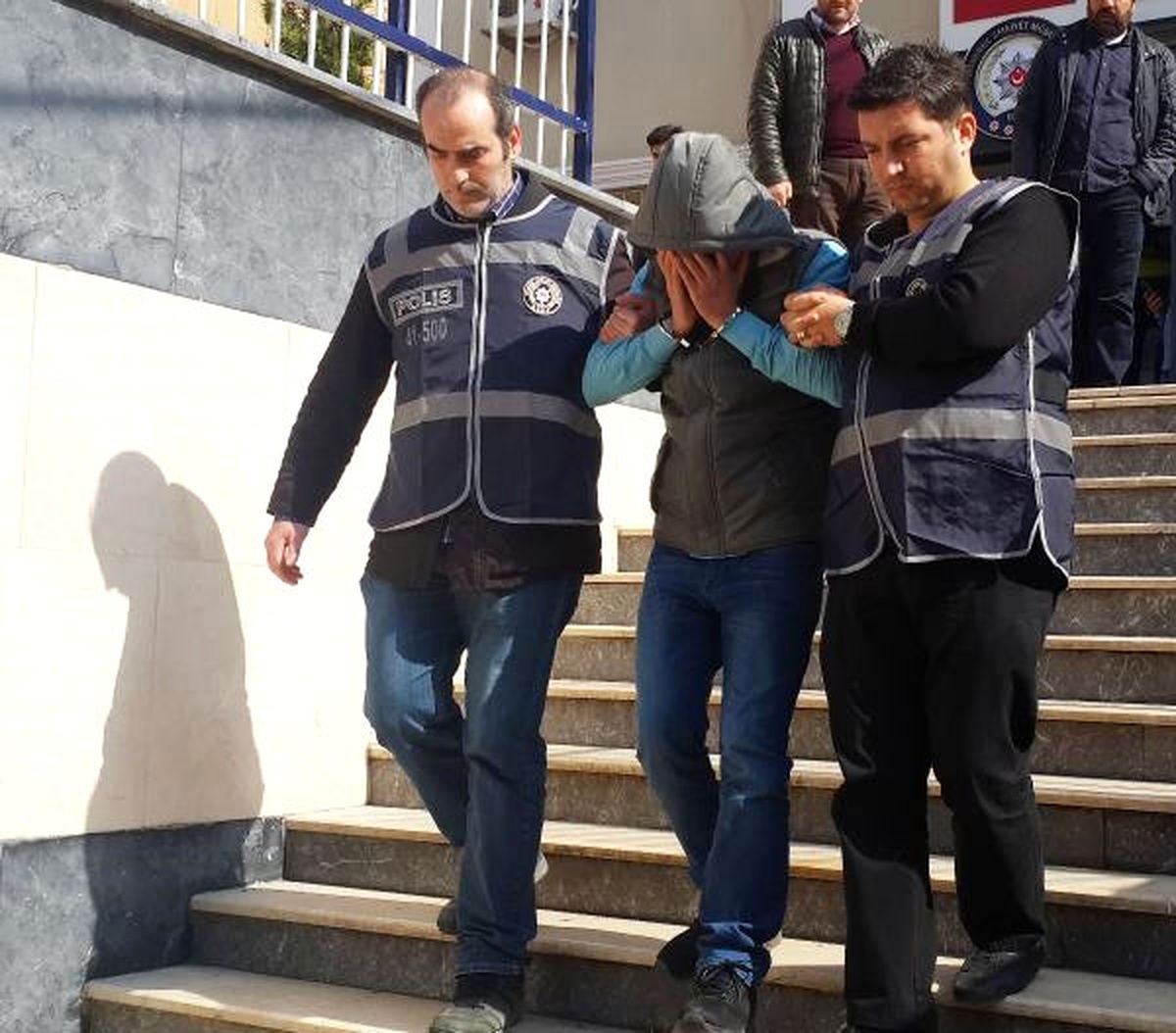 Dha İstanbul - "Panda" Lakaplı Cezaevi Firarisi Hırsız 5 Çalıntı Araçla Yakalandı