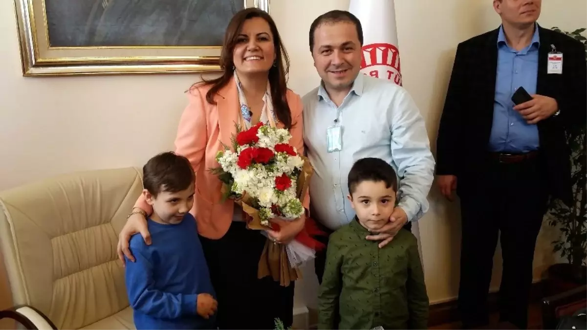 Divan Katibi Hürriyet\'e Hayırlı Olsun Ziyaretleri Başladı