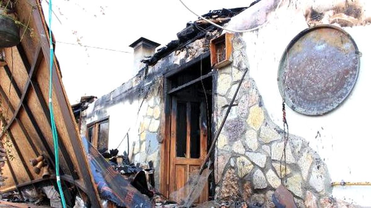Evi Yanan Aileye Büyükşehirden Yardım