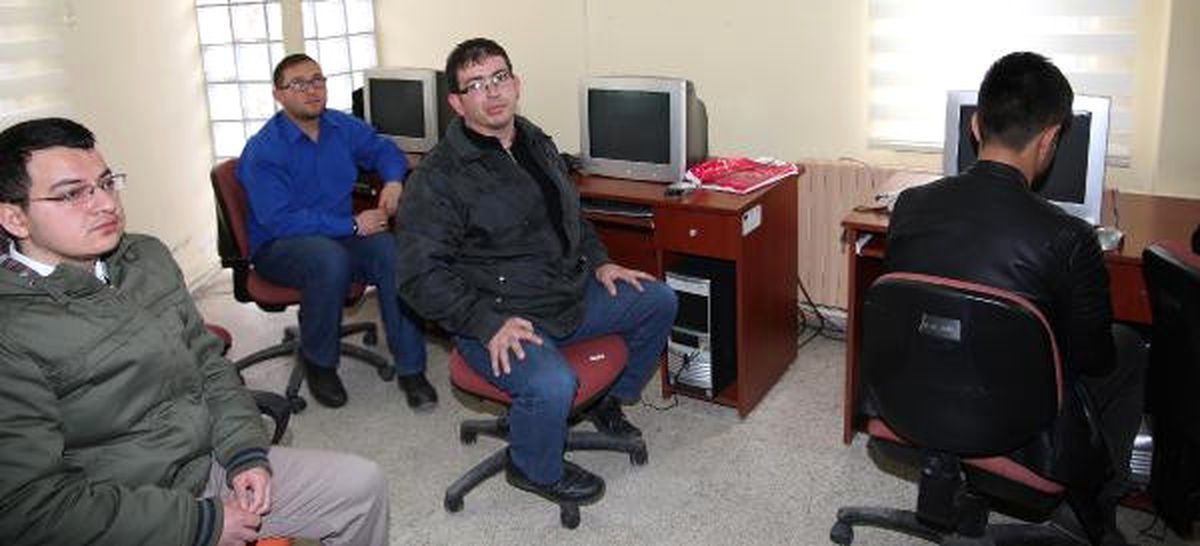 Görme Engelli Öğretmenden Görme Engellilere Bilgisayar Kursu