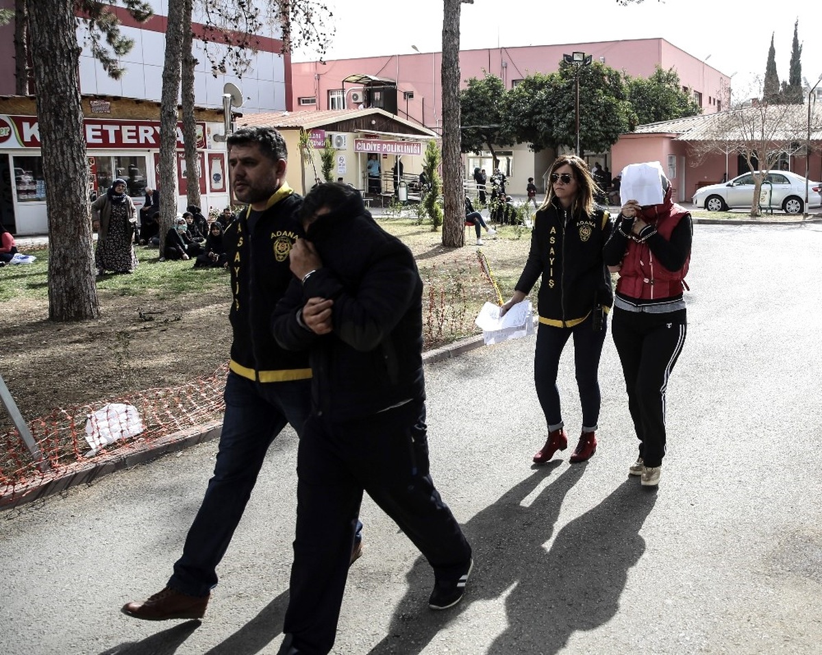 İş Vaadiyle Türkiye\'ye Çağırıp Zorla Fuhuş Yaptırdılar