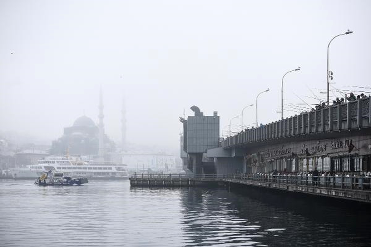 İstanbul Boğazı ve Çevresi Sis Altında