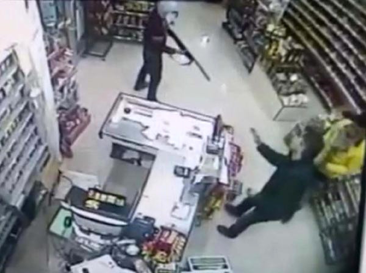 Kameradaki Maskeli Market Soyguncuları Yakalandı
