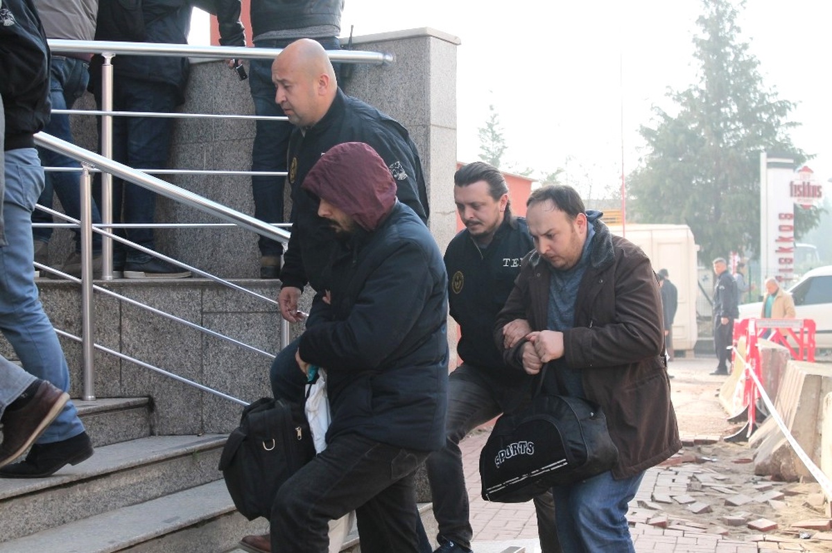Kocaeli\'de 5 Tubitak Personeli Fetö\'den Adliyede