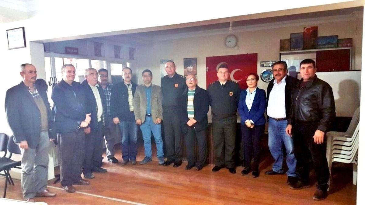 Komutanlardan Salihli MHP\'ye İade-i Ziyaret