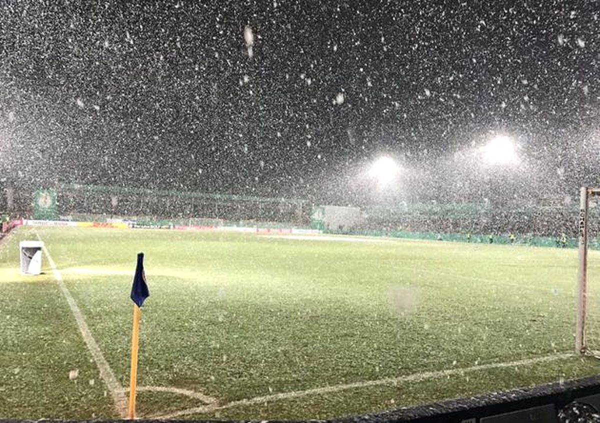 Lotte-Borussia Dortmund Maçına Kar Engeli