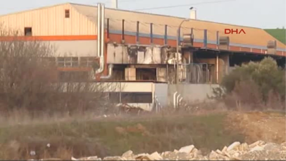 Manisa Yedek Parça Fabrikasında Yangın: 19 Işçi Zehirlendi