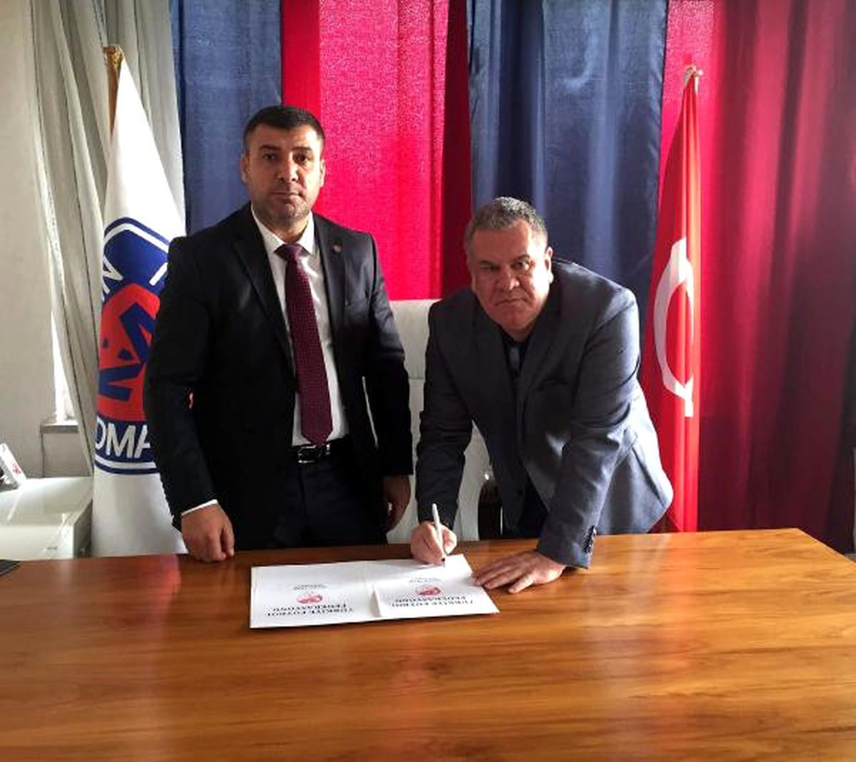 Mersin İdmanyurdu Teknik Direktör Eriş ile Sözleşme İmzaladı