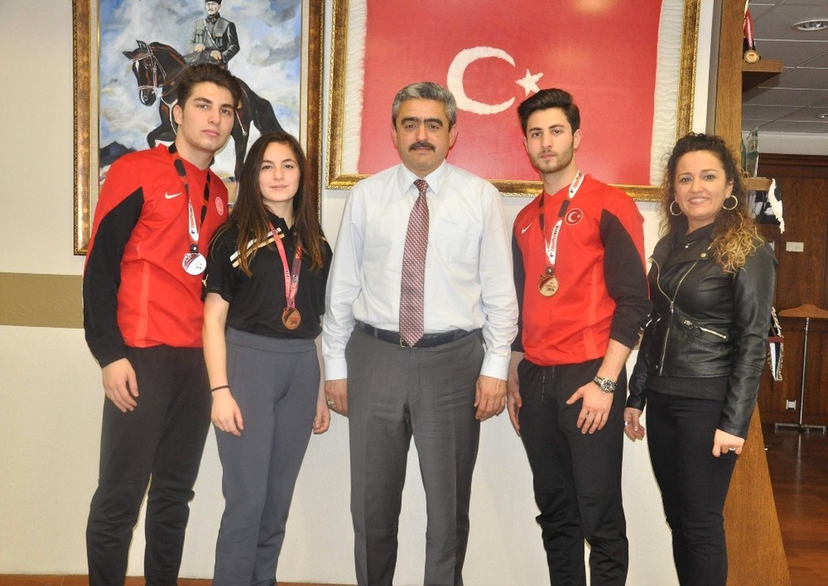 Milli Sporcu Gezgin Kardeşler Başkan Alıcık\'dan Destek İstedi
