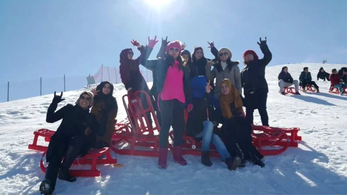 Pursaklarlı Kadınlar Kayak Merkezinde Keyifli Bir Gün Geçirdi