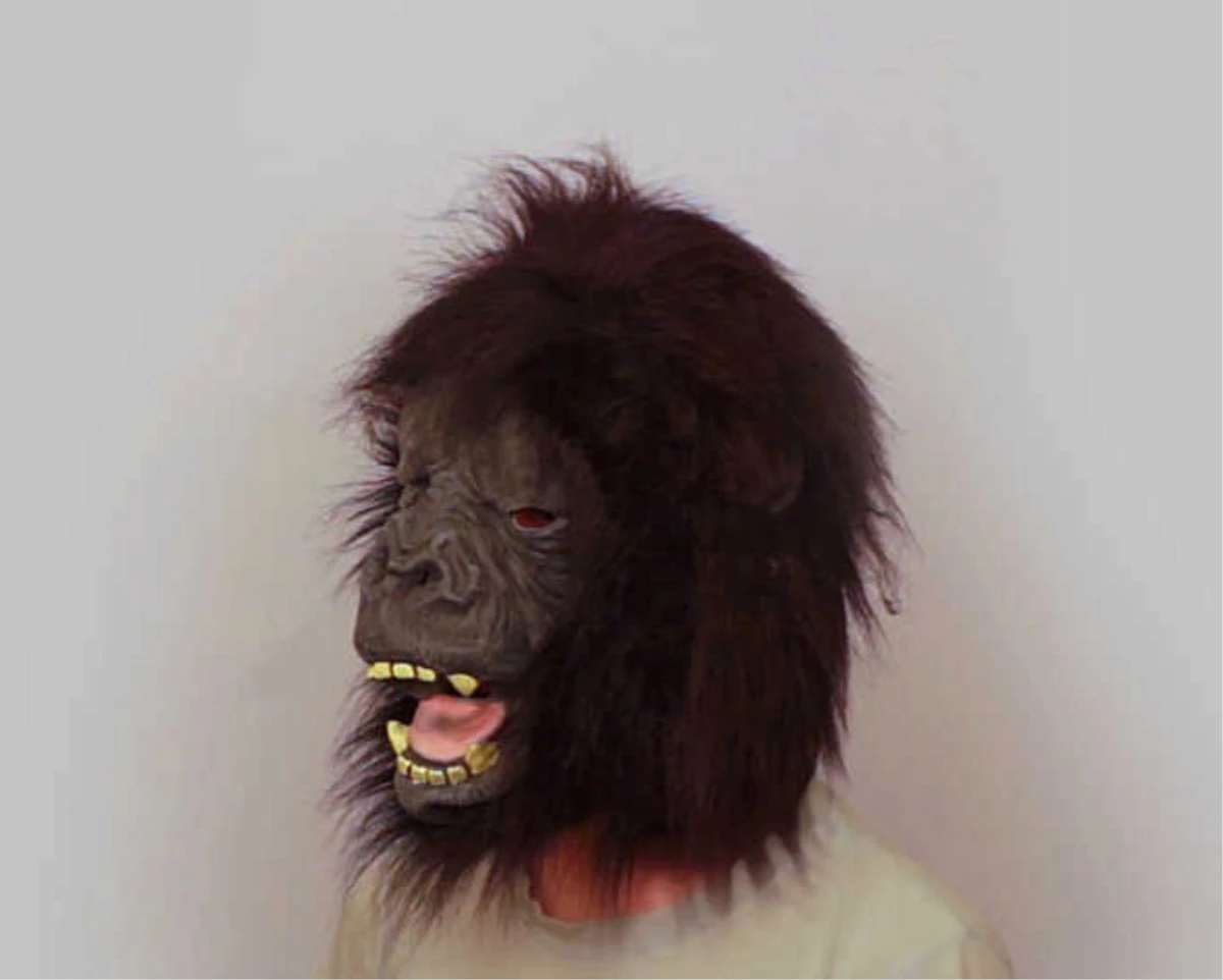 Rusya\'da Goril Maskeli Soyguncu