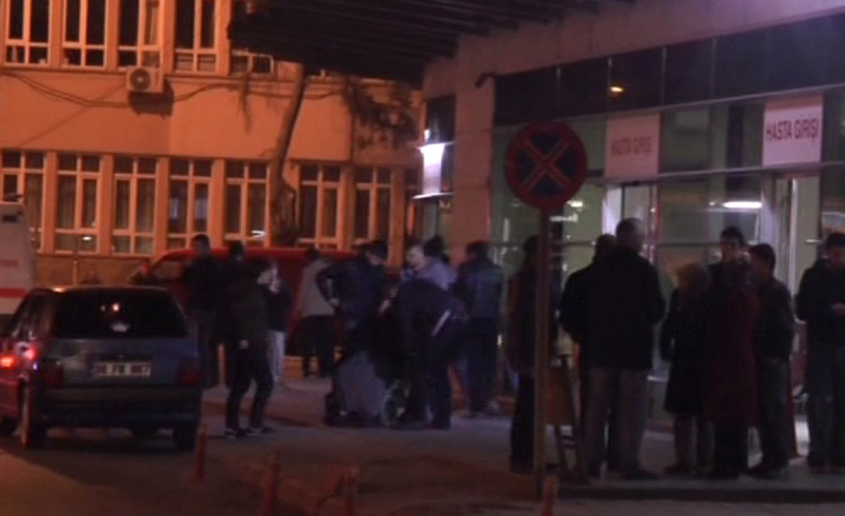 Sahneye Verilen Sis 11 Oyuncuyu Hastanelik Etti