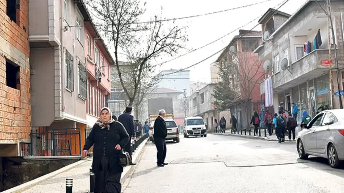 Sancaktepe\'de 10 Yaşındaki Çocuğun Bonzai İçmesi Vatandaşları Panikletti