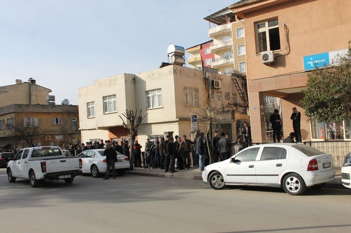 Siirt\'te 6 Aylık İş İzdihamı