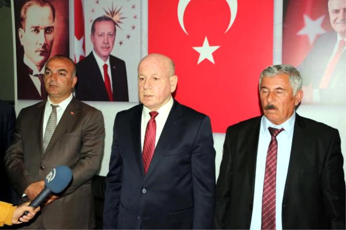 Şırnak\'ta Uzungeçit Belediye Başkanı, AK Parti\'ye Geçti