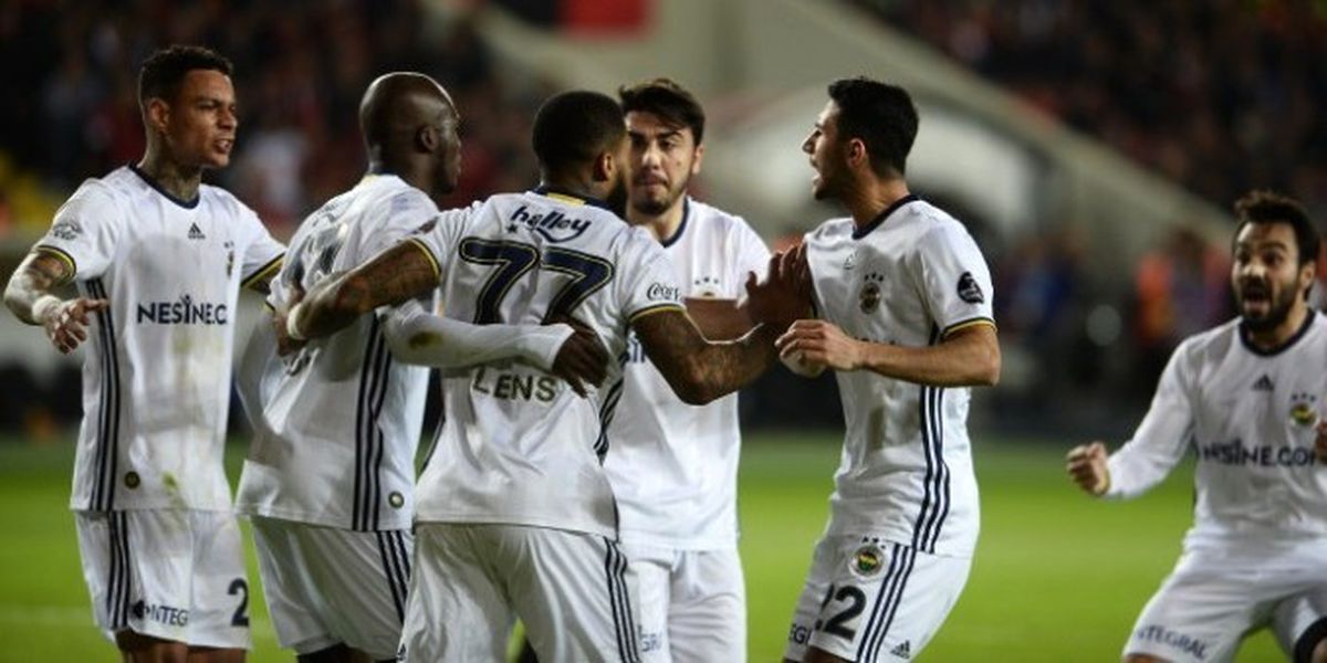 Şubat Ayında Fenerbahçe Zirvede!