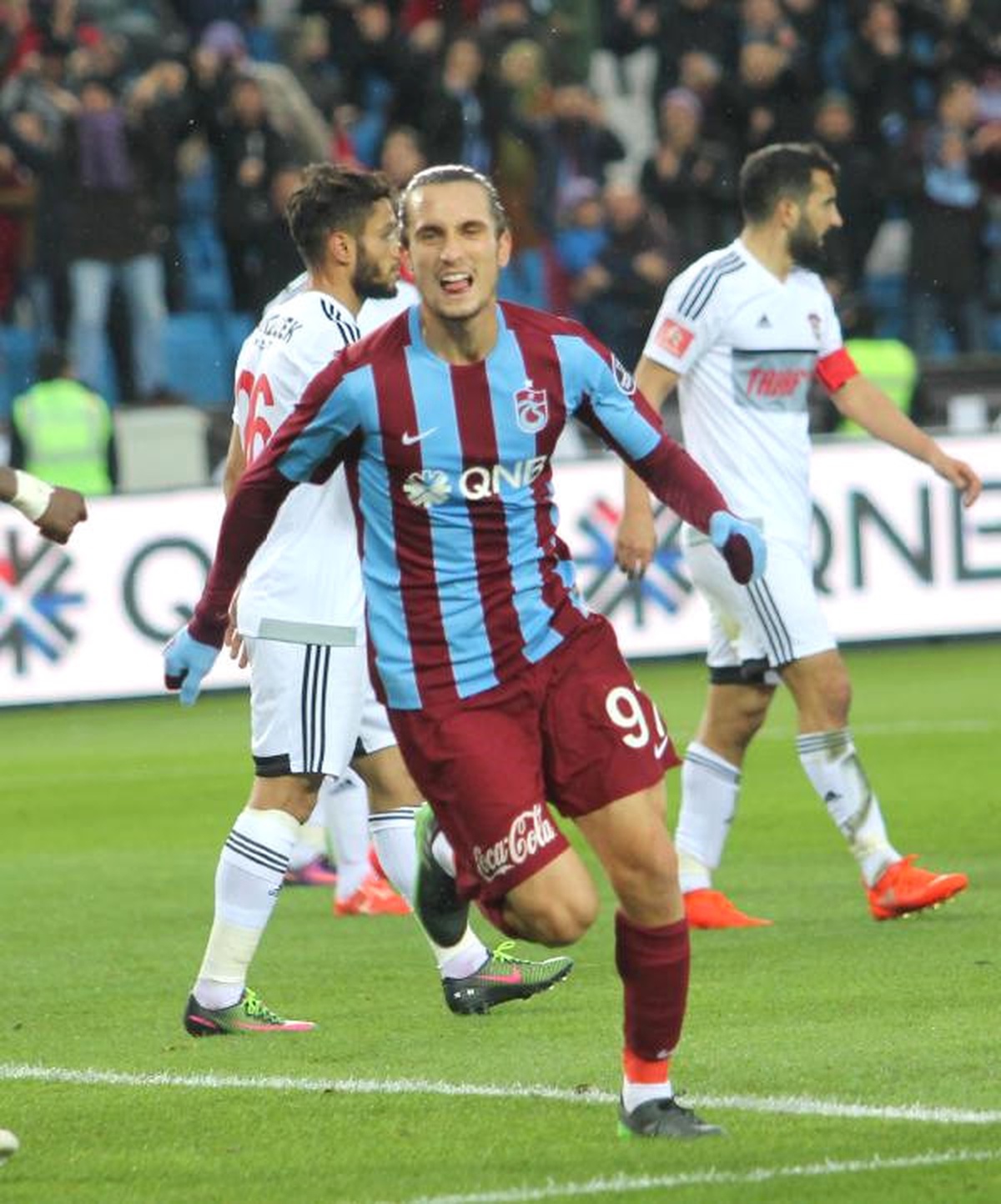 Trabzonspor Yusuf Yazıcı\'nın Sözleşmesini Uzattı