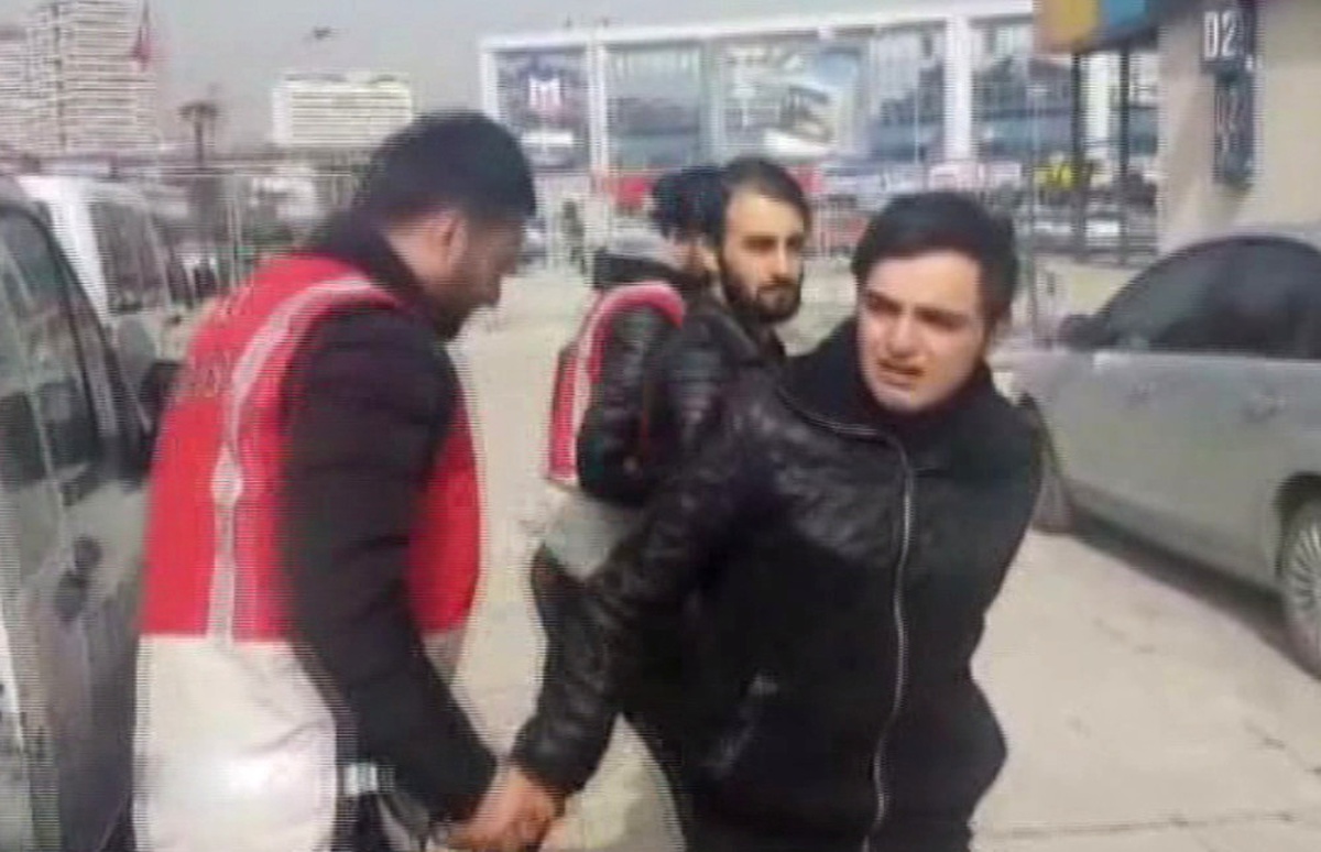 Uyuşturucuyu Montun Astarına Gizlemişler