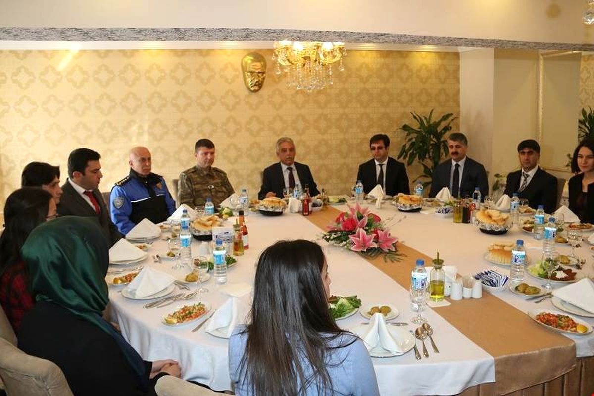 Vali Toprak Öğretmenlerle Bir Araya Geldi