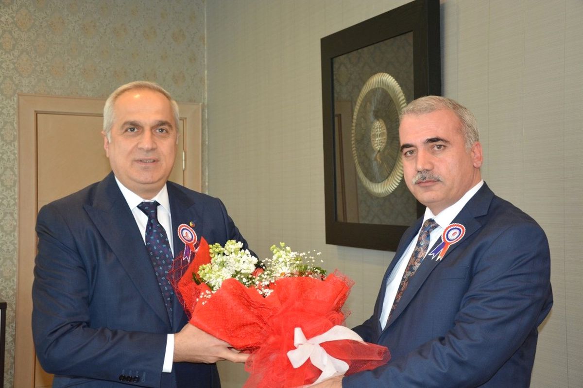 Vergi Dairesinden Satso\'ya Ziyaret