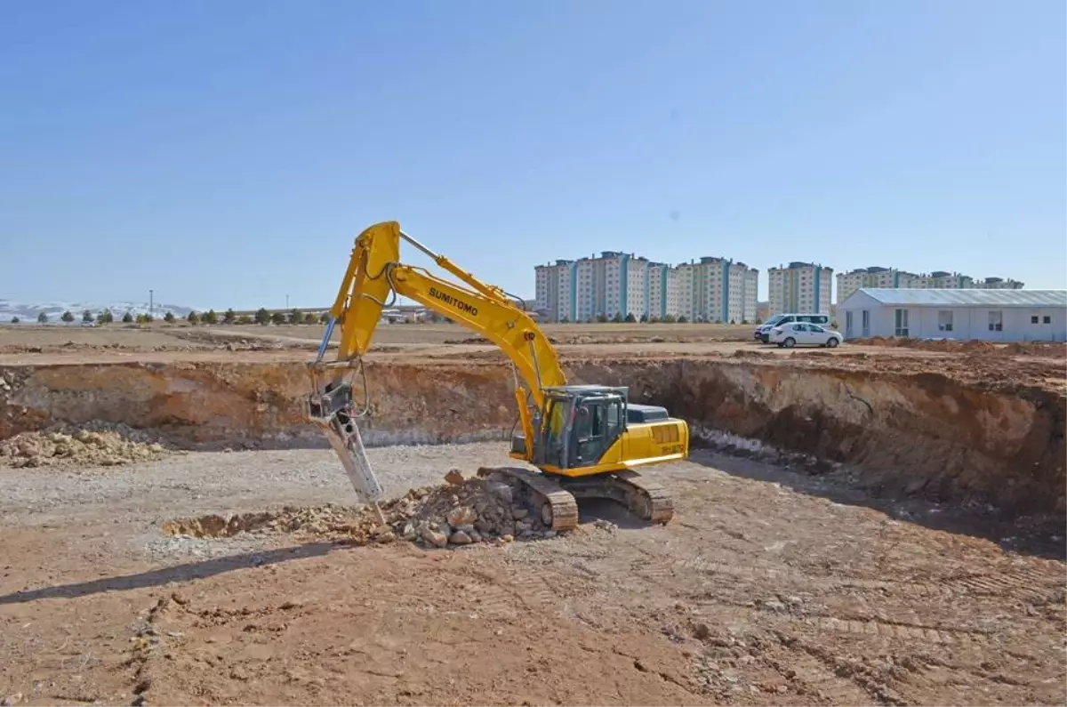 Yeni TOKİ Konutları İçin Temel Açma Çalışmaları Başladı