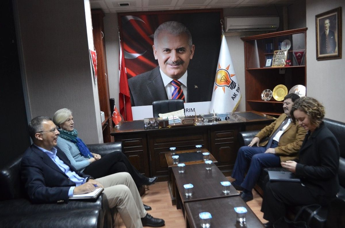 ABD Adana Konsolosu Specht AK Parti\'yi Ziyaret Etti