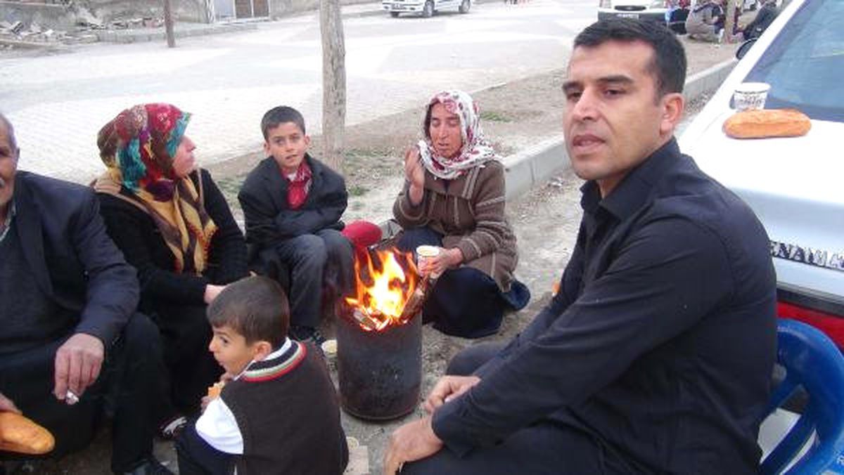 Adıyaman\'da 5.5\'lik Deprem; Yıkılan Binalar ve Yaralılar Var (5)