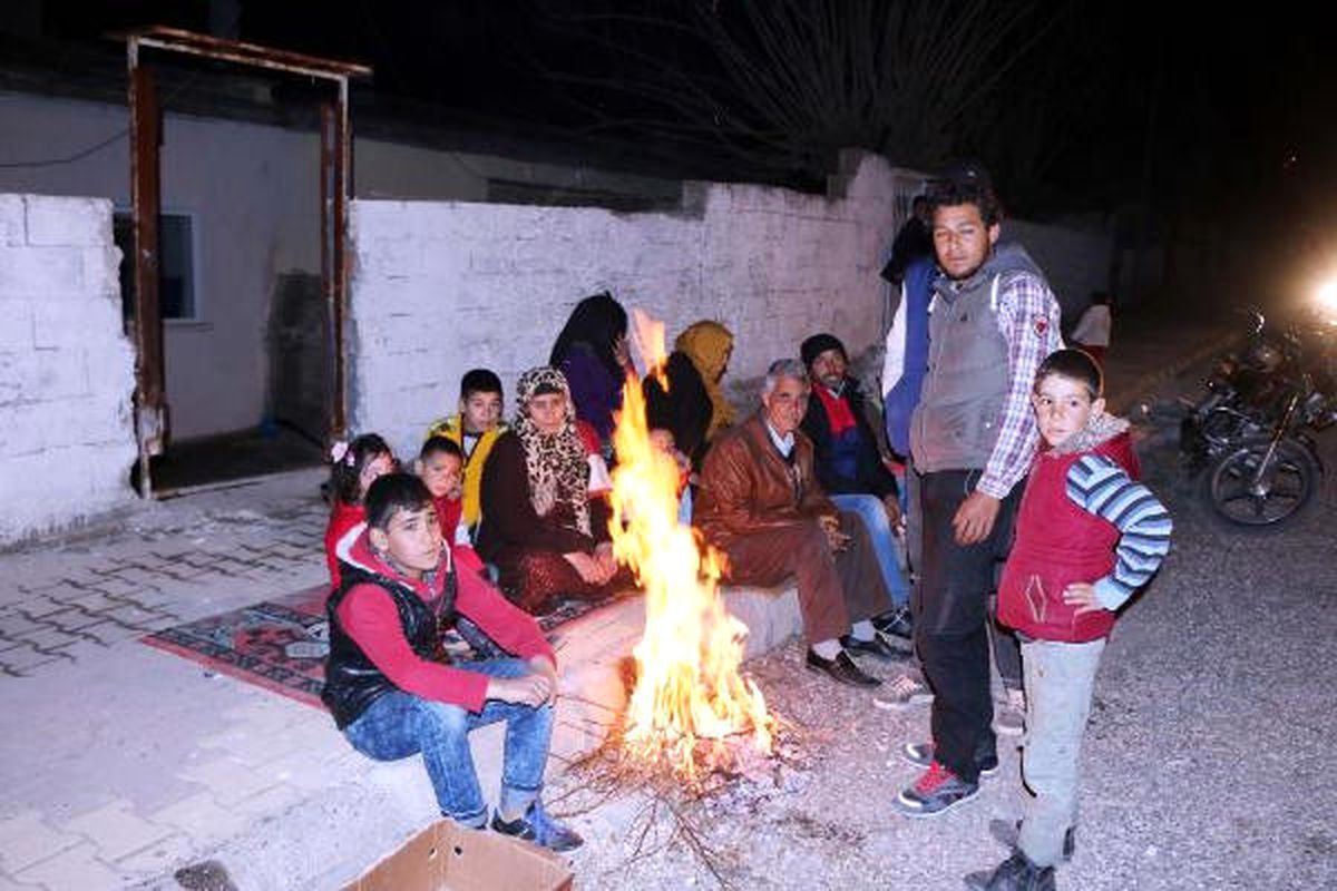 Adıyaman\'da 5.5\'lik Deprem; Yıkılan Binalar ve Yaralılar Var (6)