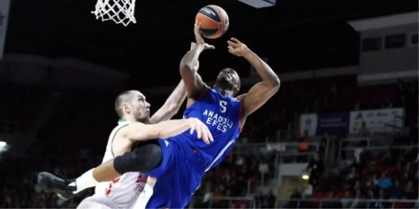 Anadolu Efes, Unıcs Kazan Deplasmanında