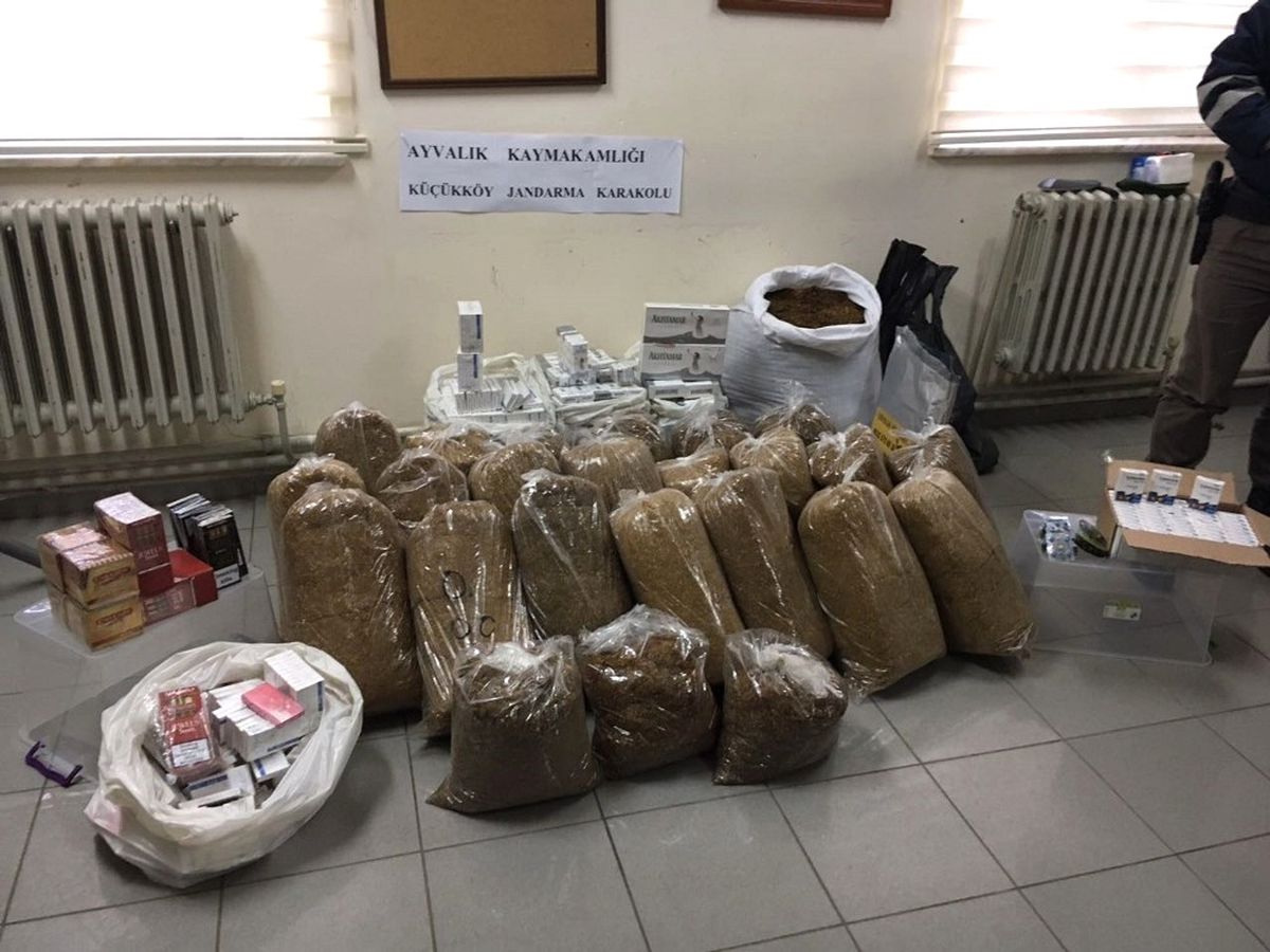 Ayvalık\'ta Kaçak Sigara Operasyonu