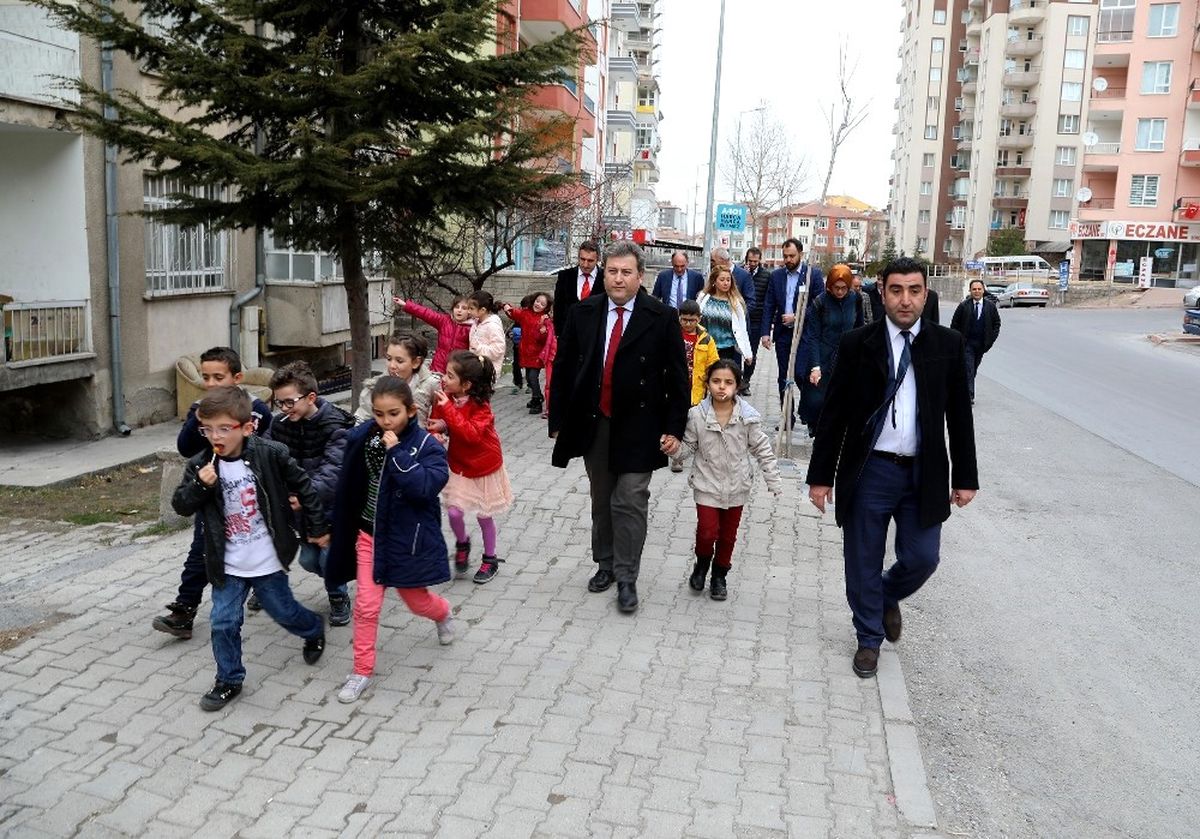 Başkan Palancıoğlu\'ndan Minik Öğrencilere Sürpriz