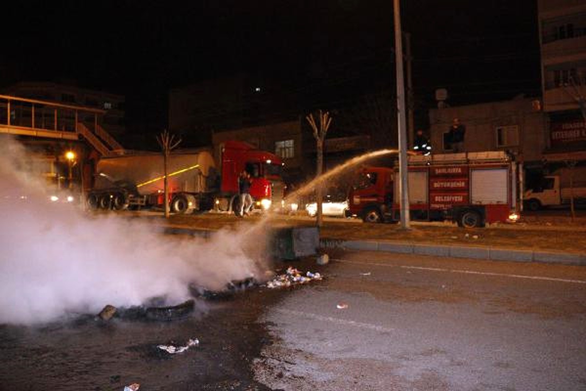Beton Mikserinin Çarptığı Çocuk Ağır Yaralandı, Mahalleli Yolu Kapattı (2)