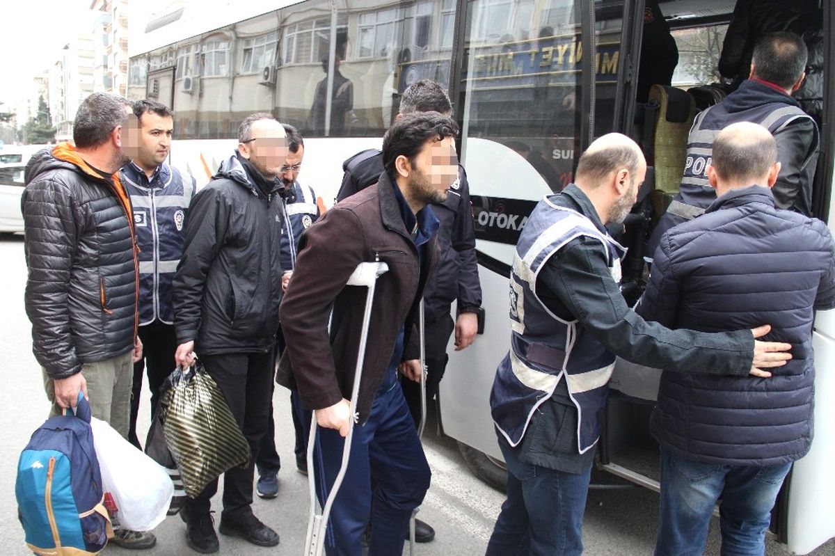 Bylock Şüphelisi 21 Memur Adliyeye Sevk Edildi (2)