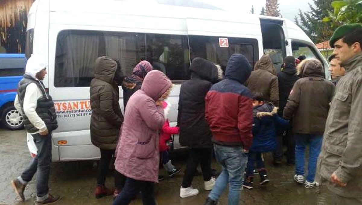 Çalılıkta Saklanan Suriyeliler Yakalandı